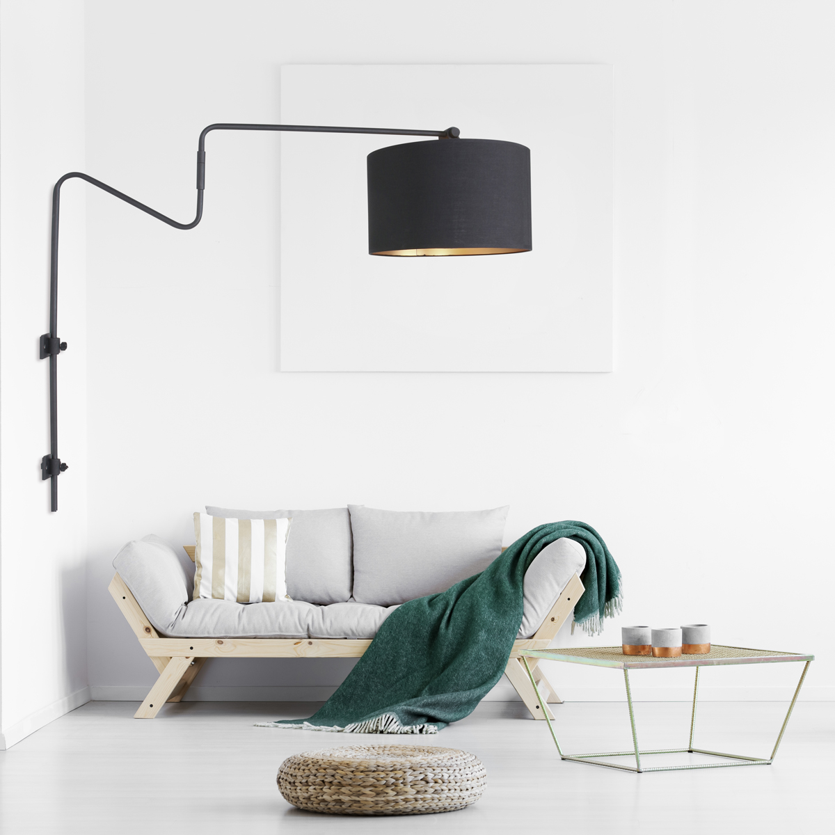 Fonkeling Wrijven logboek Boog wandlamp mat zwart met gouden details modern Linstrøm | Industriele  lampen online